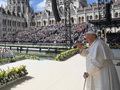 Pāvests pateicas ungāriem par uzņemšanu un lūdzas par mieru Ukrainā