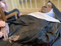 Brīnums Misūri štatā? Benediktiešu māsas ķermenis, kas tika ekshumēts 4 gadus pēc nāves, neliecina par trūdēšanu