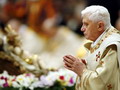 Mūsdienu cilvēkam ir vajadzīgs Pestītājs – Benedikta XVI vēstījums Ziemassvētkos