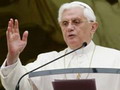 Benedikts XVI: Svētie mums rāda drošu ceļu pie Kristus
