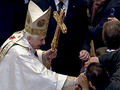 Benedikts XVI aicina nolikt ieročus un veidot cilvēciskāku pasauli