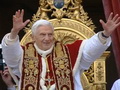Benedikts XVI Ziemassvētku vēstījumā aizlūdz par mieru daudzās pasaules valstīs (video)