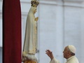 Francisks velta pasauli Fatimas Dievmātes aizbildniecībai