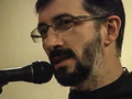 Cilvēkam, kurš sūdzas par ļauno garu, priesteris palīdz ar lūgšanu