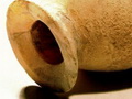 Gavēņa pārdomas: "Viņam pie galda esot, nāca sieviete, kurai bija alabastra trauks ar dārgu, tīras nardes svaidāmo eļļu, un, trauku sasitusi, viņa izlēja to uz Viņa galvas.” (Mk 14, 3)