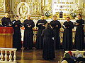 Patriarhijas koris dzied klausītāju pārpildītā dievnamā