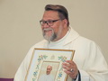 "Pāri visamDievs tev ir devis priesterību"
