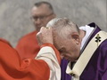 Vatikāns vienkāršo pelnu kaisīšanas rituālu