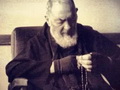 Kāpēc tēvs Pio Rožukroni sauca par "ieroci"