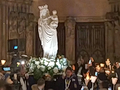 Jaunavas Marijas statuja krāšņi atgriezās Parīzes katedrālē