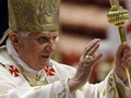 Benedikts XVI aicina apkarot nabadzību un veicināt mieru