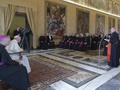 Francisks nosoda mūsdienu sabiedrības liekulību
