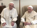 Benedikts XVI: "Ir tikai viens pāvests, un tas ir Francisks"