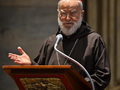 Kardināls Kantalamessa: Mediju "zobi" var iznīcināt, bet var arī "šķīstīt"